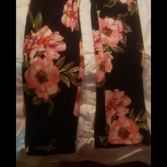 Derek Heart Black and Pink Floral Jumpsuit Flowing Silhouette - Picture 5 of 11